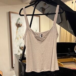 Jaclyn Intimidates Rose/ Beige Ribbed Women's camisole v-neck Top size medium